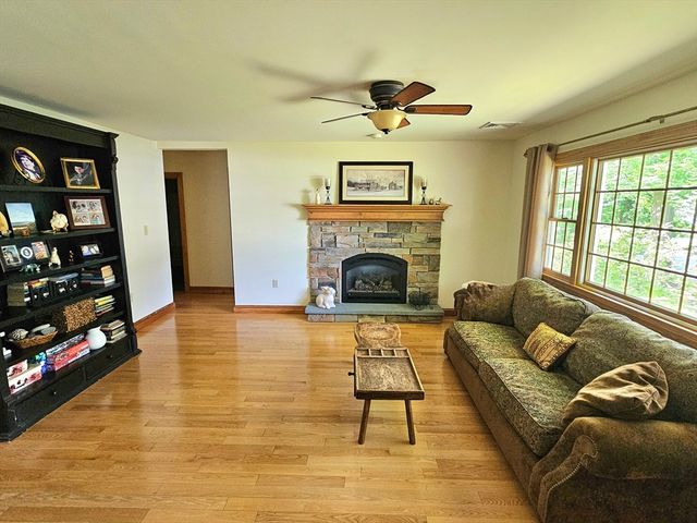 278 Hixville Rd, Dartmouth, MA 02747