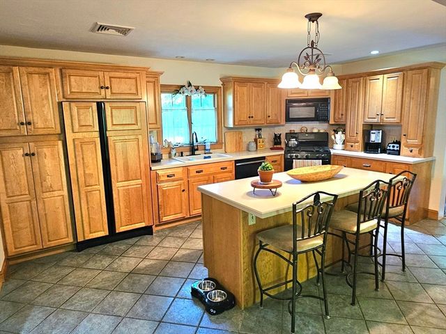 278 Hixville Rd, Dartmouth, MA 02747