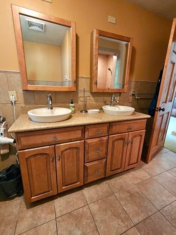 278 Hixville Rd, Dartmouth, MA 02747