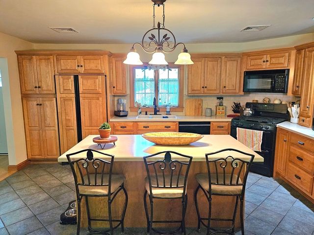 278 Hixville Rd, Dartmouth, MA 02747