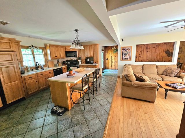 278 Hixville Rd, Dartmouth, MA 02747