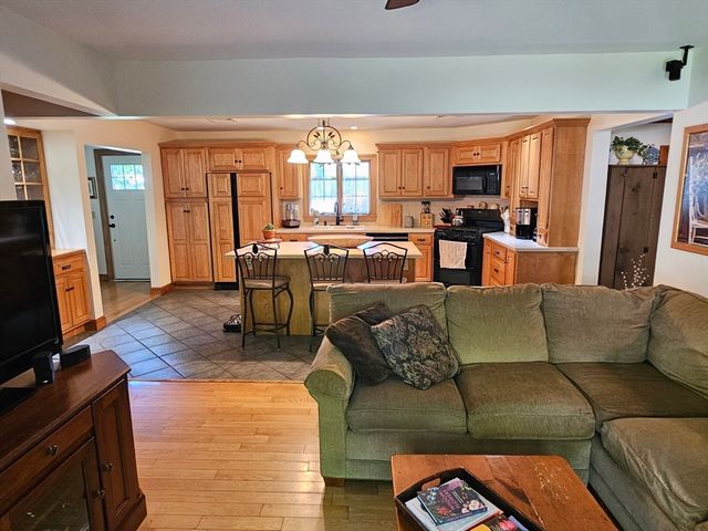 278 Hixville Rd, Dartmouth, MA 02747