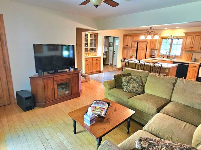 278 Hixville Rd, Dartmouth, MA 02747