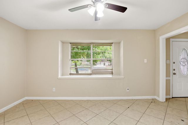 6046 W Airport Boulevard, Houston, TX 77035