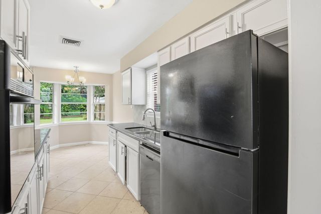 6046 W Airport Boulevard, Houston, TX 77035