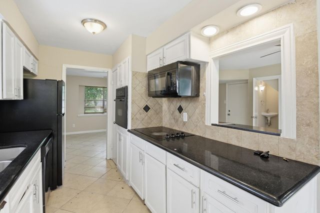 6046 W Airport Boulevard, Houston, TX 77035