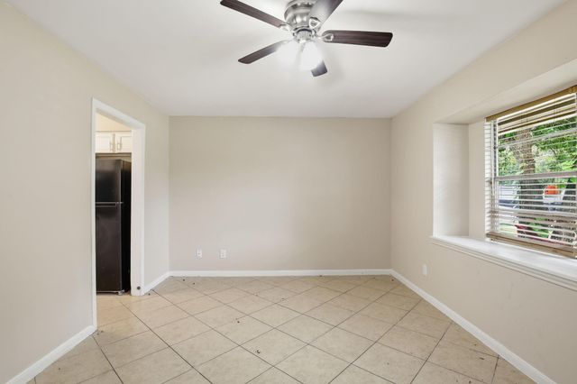 6046 W Airport Boulevard, Houston, TX 77035