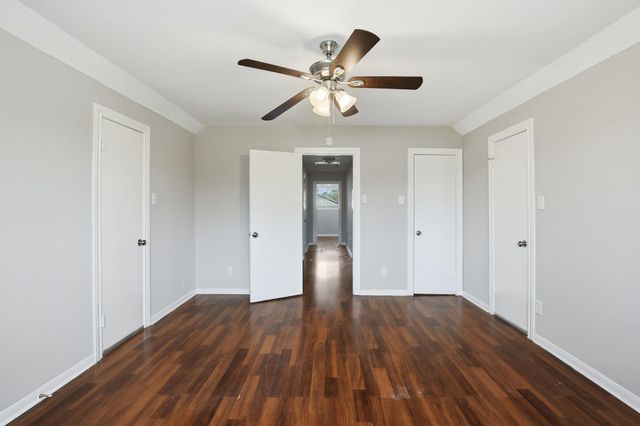 6046 W Airport Boulevard, Houston, TX 77035
