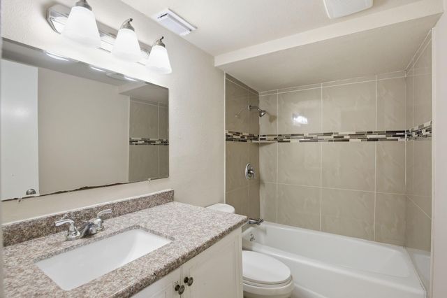 6046 W Airport Boulevard, Houston, TX 77035