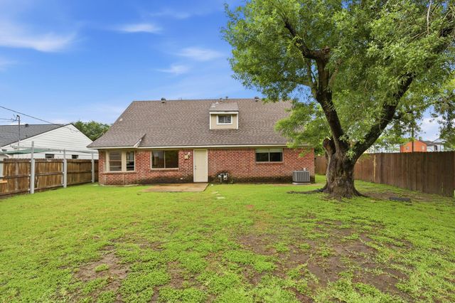 6046 W Airport Boulevard, Houston, TX 77035