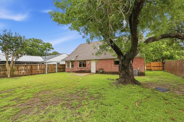 6046 W Airport Boulevard, Houston, TX 77035