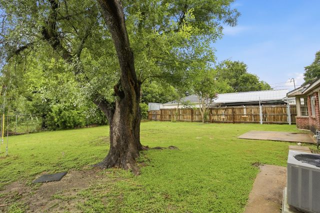 6046 W Airport Boulevard, Houston, TX 77035