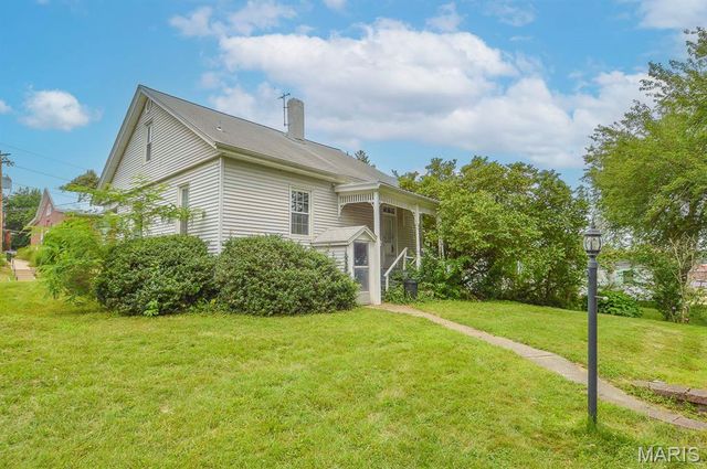 302 N Alton Street, Lebanon, IL 62254