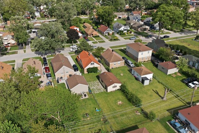 44 50th Avenue, Bellwood, IL 60104