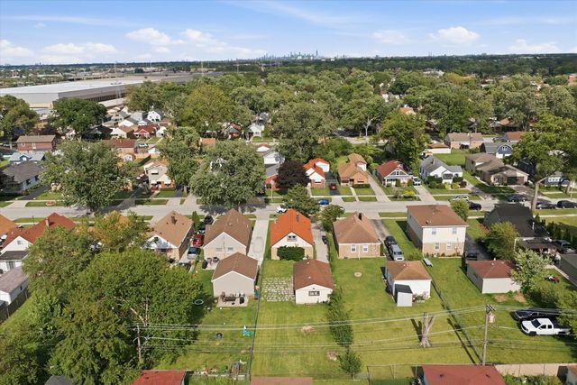 44 50th Avenue, Bellwood, IL 60104