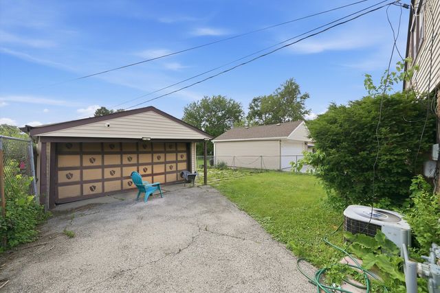 44 50th Avenue, Bellwood, IL 60104