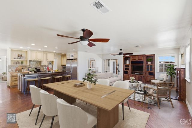6606 Desmond Avenue, Bakersfield, CA 93308
