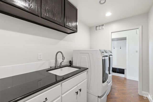 6606 Desmond Avenue, Bakersfield, CA 93308