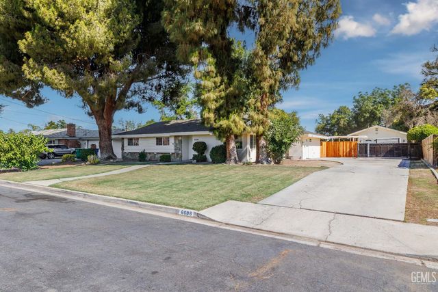 6606 Desmond Avenue, Bakersfield, CA 93308