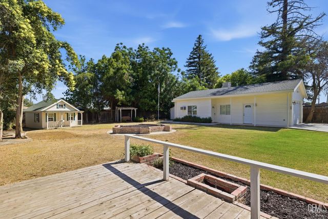 6606 Desmond Avenue, Bakersfield, CA 93308