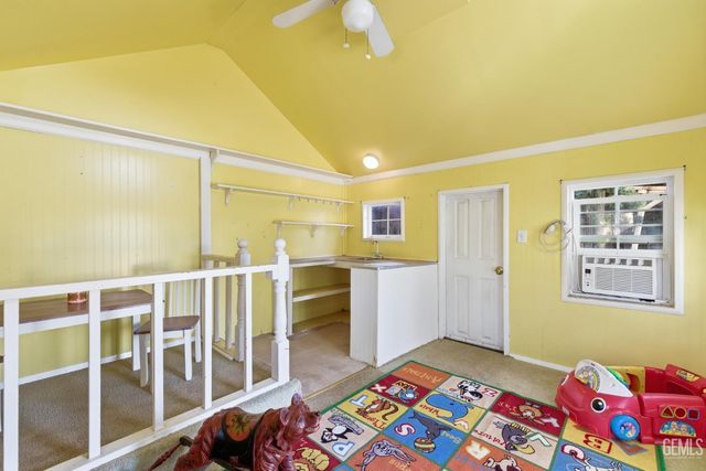 6606 Desmond Avenue, Bakersfield, CA 93308