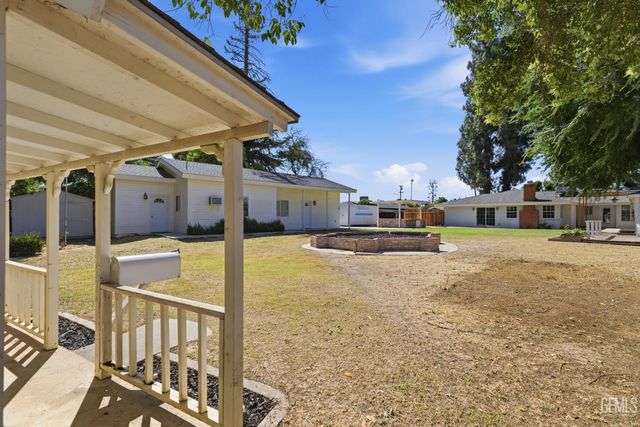 6606 Desmond Avenue, Bakersfield, CA 93308