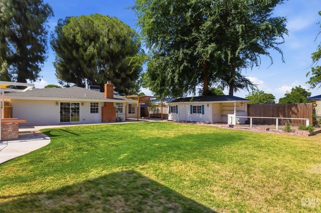 6606 Desmond Avenue, Bakersfield, CA 93308