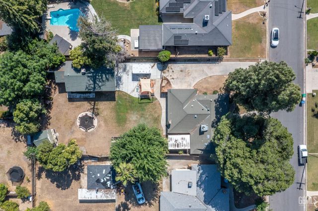 6606 Desmond Avenue, Bakersfield, CA 93308