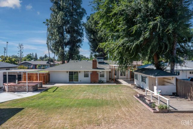 6606 Desmond Avenue, Bakersfield, CA 93308