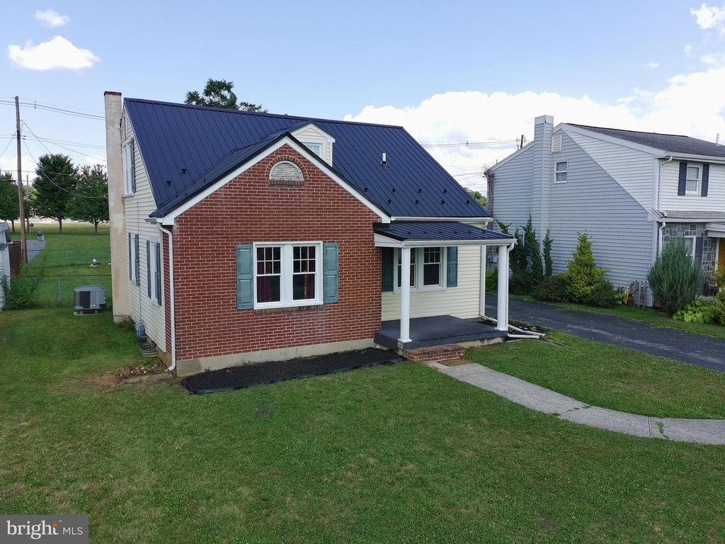 1137 STANLEY AVENUE, Chambersburg, PA 17201