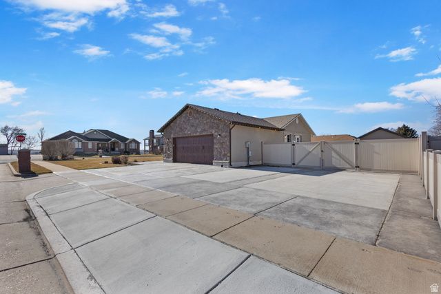 5581 S 100 W, Washington Terrace, UT 84405