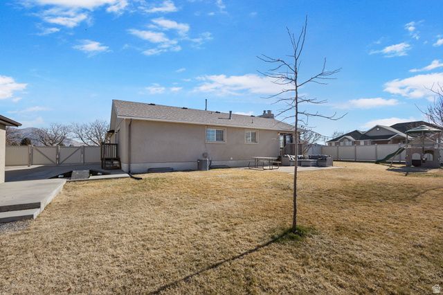 5581 S 100 W, Washington Terrace, UT 84405
