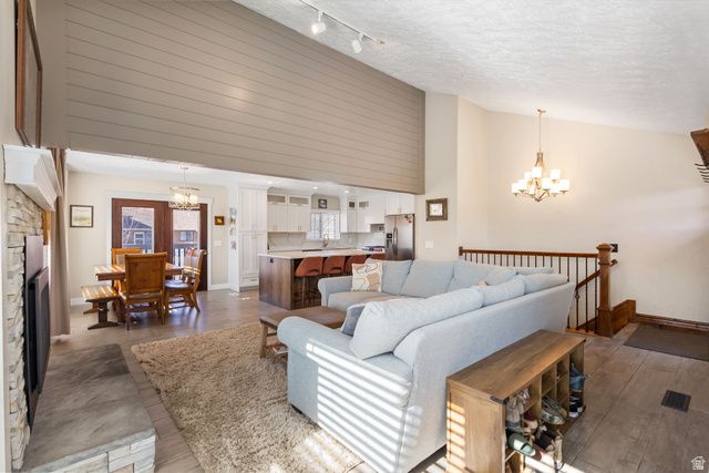 5581 S 100 W, Washington Terrace, UT 84405