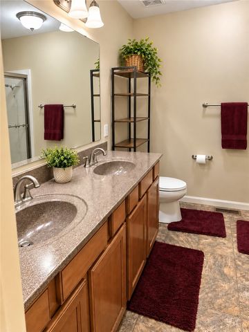 55 Shady Pines Avenue, Springboro, OH 45066