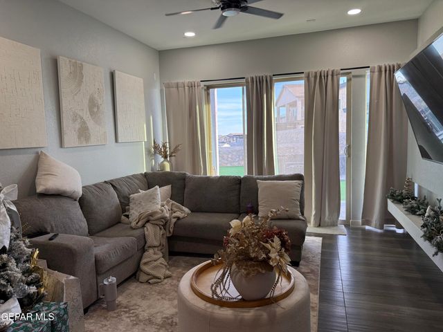 12568 Barbaro Way, El Paso, TX 79928