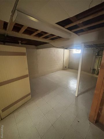 21106 Curie Avenue, Warren, MI 48091