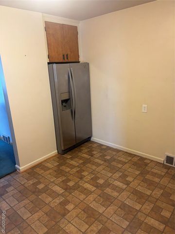 21106 Curie Avenue, Warren, MI 48091