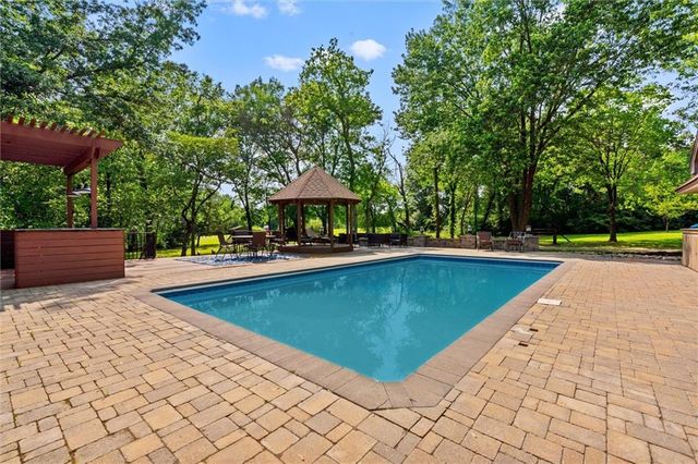 6178 SE Tri County Line Road, Lawson, MO 64062