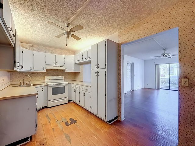 1104 GREEN PINE E1, West Palm Beach, FL 33409