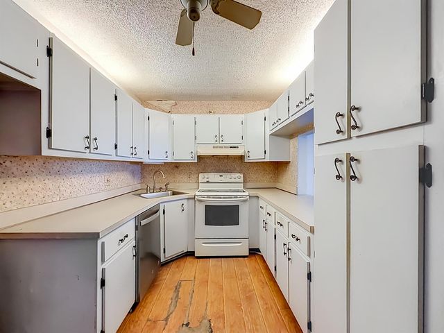 1104 GREEN PINE E1, West Palm Beach, FL 33409