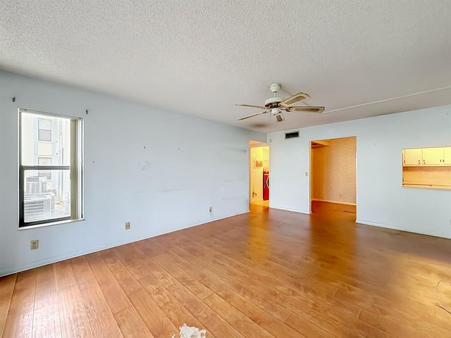 1104 GREEN PINE E1, West Palm Beach, FL 33409