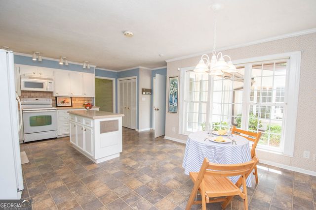 512 Golf View Drive, Peachtree City, GA 30269