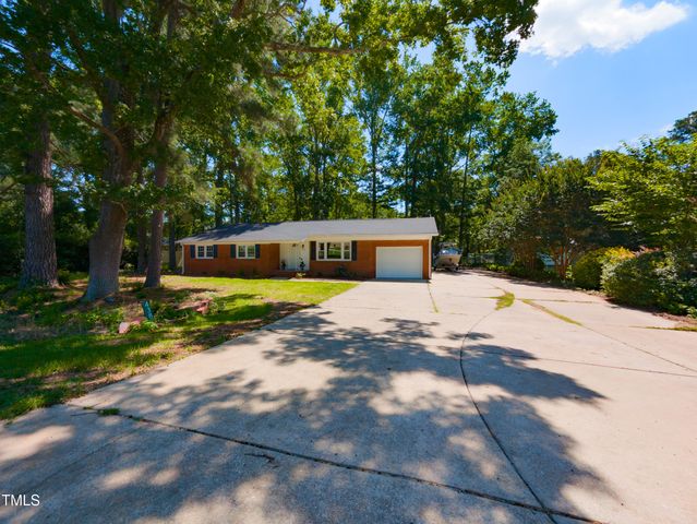 438 N Hickory Street, Angier, NC 27501