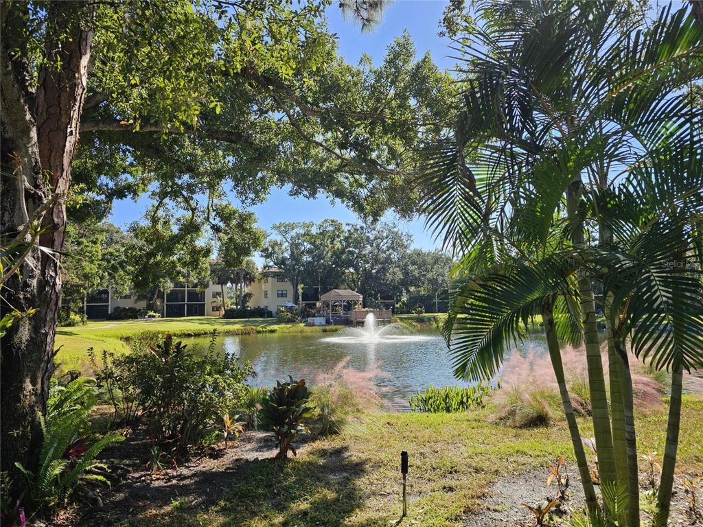 Image 16 of property listing at 425 30TH AVENUE W C206, Bradenton, FL 34205
