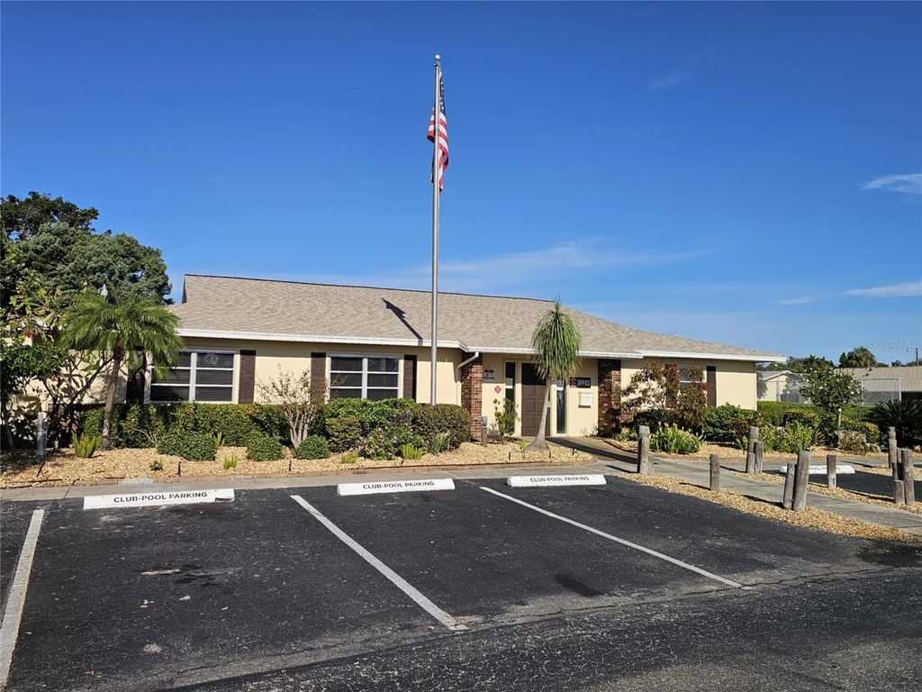 Image 19 of property listing at 425 30TH AVENUE W C206, Bradenton, FL 34205