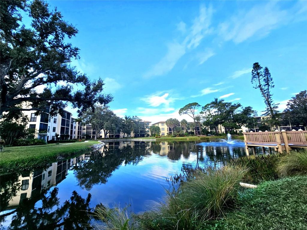 Image 31 of property listing at 425 30TH AVENUE W C206, Bradenton, FL 34205