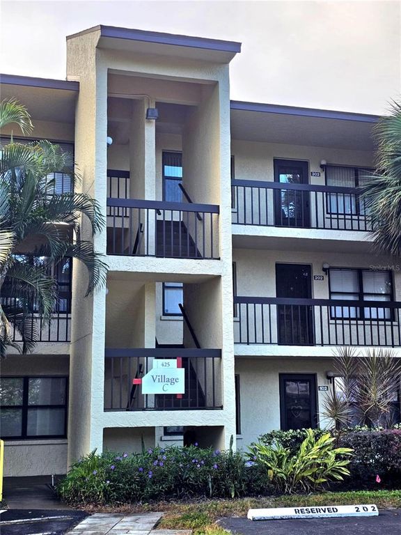 Image 33 of property listing at 425 30TH AVENUE W C206, Bradenton, FL 34205