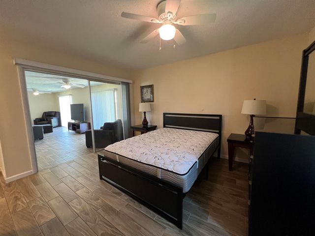 432 SW Curry Street, Port St. Lucie, FL 34983