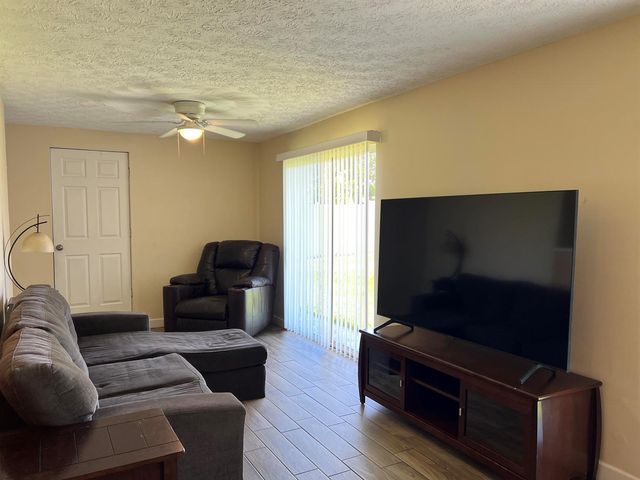 432 SW Curry Street, Port St. Lucie, FL 34983