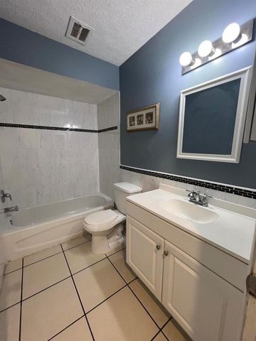 432 SW Curry Street, Port St. Lucie, FL 34983